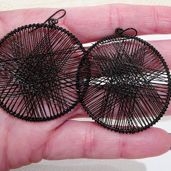 Black Round Woven Star Black Wire Dangle Hoop Pierced French Hook Earrings - Picture 9 of 9